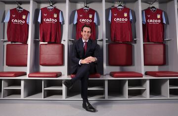 Emery se sintió seducido por el potencial del club inglés y la posibilidad de iniciar un proyecto desde cero. Cuando llegó al equipo este marchaba en la mitad de la tabla con una dinámica negativa, y consiguió terminar la temporada en la séptima posición.