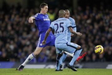 Manchester City y Chelsea no lograron sacarse diferencias en Stamford Bridge.