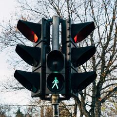 La DGT cambiará algunas señales de tráfico con “criterios de igualdad”