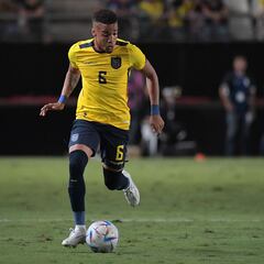 Respaldan a Byron Castillo en León