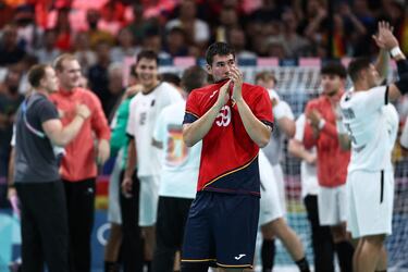 España fue a remolque durante toda la segunda parte, pero consiguió reponerse y dar la vuelta al partido en el marcador. Sin embargo, tal y como ocurrió en el partido de fase de grupos, apareció el portero alemán, en este caso Wolff, para frenar el buen hacer español y mandar a los de Jordi Ribera al partido por el tercer y cuarto puesto.