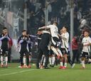 Colo Colo goleó y le dedicó el triunfo a Jorge Almirón