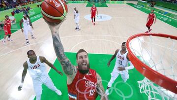 Miroslav Raduljica y Serbia pusieron en apuros a Kevin Durant, Paul George y al resto del equipo de Estados Unidos.
