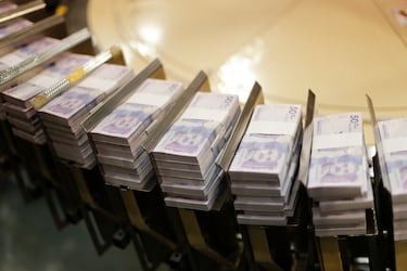 Preguntamos a la IA cuál será el salario mínimo de Colombia en cinco años y su respuesta nos deja asombrados