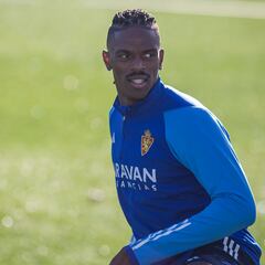 Cordero comunica a Jair y Sergi Enrich que tienen que salir