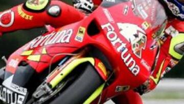 <b>MÁS LÍDER.</b> Lorenzo gana en la República Checa y sigue liderando el Mundial.