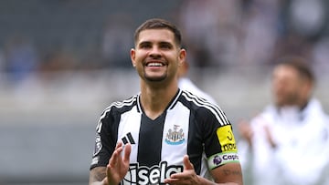 Bruno Guimarães luce brazalete