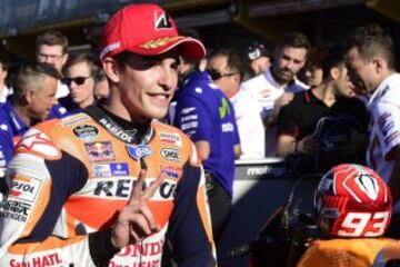 Marc Márquez celebra su segunda posición en la parrilla de salida.