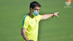 Iraola, en su primer entrenamiento al frente del Rayo.