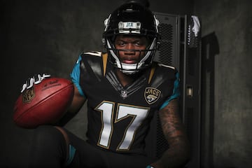 Los novatos de la NFL posaron con sus nuevos jerseys