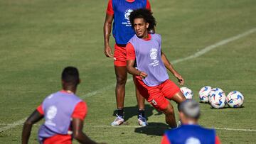 Panama midfielder Adalberto Carrasquilla takes part in a training session one day before the Conmebol 2024 Copa America tournament quarter final football match between Panama and Colombia at Phoenix Rising FC stadium on July 5, 2024 in Phoenix, Arizona. (Photo by Patrick T. Fallon / AFP)
