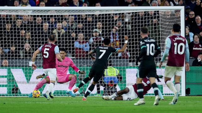 Gol de Luis Díaz en goleada de Liverpool ante West Ham