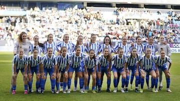 Histórica foto del primer partido del equipo femenino en la Rosaleda contra el Zaragoza.