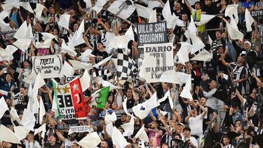 FILE PHOTO: Soccer Football - Serie A - Juventus v AC Milan - Allianz Stadium, Turin, Italy - May 28, 2023 Juventus fans in the stands before the match REUTERS/Massimo Pinca/File Photo
