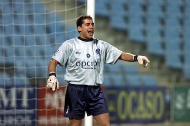 Vistió la camiseta azulona en dos etapas diferentes (2003-04 y 2005). Como rojiblanco jugó la temporada 2004-05.