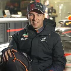 'Checo' Pérez revela el casco que usará con Red Bull