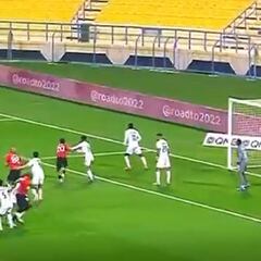 Nueva asistencia de James en Qatar: Perfecto cobro de esquina