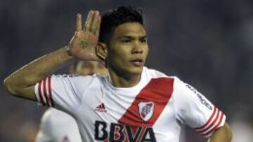 Te&oacute;filo gan&oacute; con River dos t&iacute;tulos internacionales: la Copa Sudamericana y la Recopa.