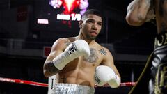 Ismael Flores durante su combate con Jorge Fortea en el WiZink Center de Madrid en abril.