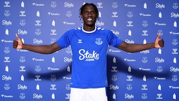 HALEWOOD, ENGLAND - AUGUST 09: (EXCLUSIVE COVERAGE) Amadou Onana poses for a photograph after signing for Everton at Finch Farm on August 09 2022 in Halewood, England.  (Photo by Tony McArdle/Everton FC via Getty Images)