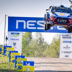 La lucha Neuville-Ogier-Tanak llega a territorio desconocido