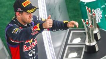 Sebastian Vettel, en el podio de Sepang.