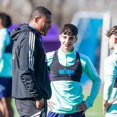 La ‘clase del 2007′ quema etapas y convence a Baptista