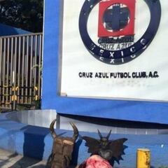 Bruja Zulema hace ritual para ayudar a Cruz Azul