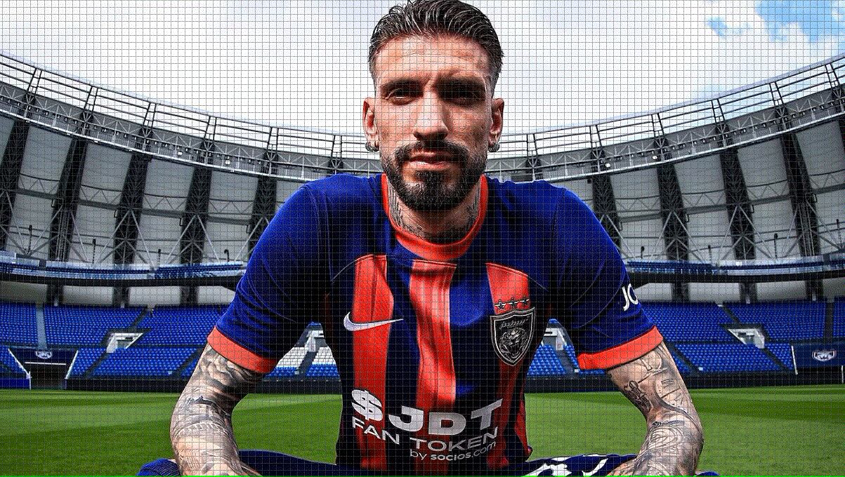 Samu Castillejo, con el Johor.