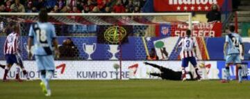 Trashorras marca el 2-1.