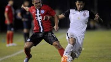 En Asunción, Cerro batió a Corinthians por 3-2.