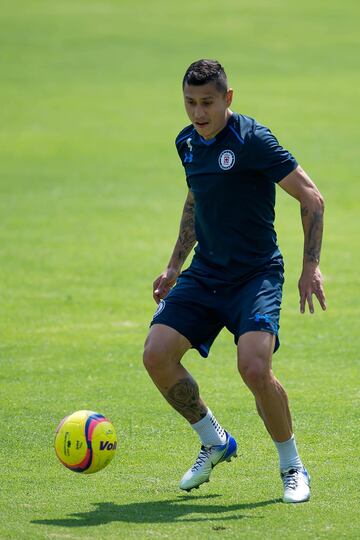 Así saldría el Cruz Azul ante el América en el Clásico Joven