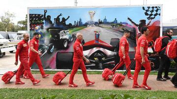 Miembros del equipo Ferrari en Australia.