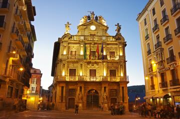 En la foto, vista del Ayuntamiento de Pamplona, ??en el casco antiguo de la ciudad. 