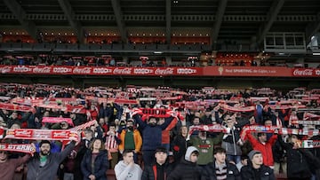 12-12-23. GIJÓN. IMAGEN DE LA TRIBUNA PRINCIPAL DE EL MOLINÓN  MOMENTOS ANTES DE COMENZAR UN PARTIDO.