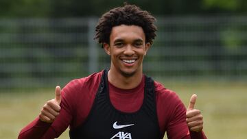 Alexander-Arnold signs long-term extension with Liverpool