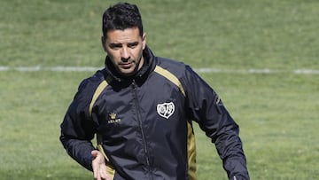 Míchel, durante un entrenamiento del Rayo.