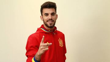 Ceballos pos&oacute; para AS.