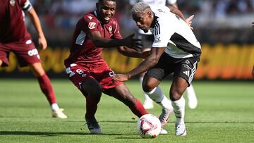 Partido de Liga Hypermotion entre el Burgos CF y el CD Castellón.
Mamah del Castellón y Appin del Burgos
01-09-2024
RICARDO ORDÓÑEZ