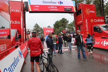 Las protestas dejan La Vuelta sin otro final: carretera bloqueada