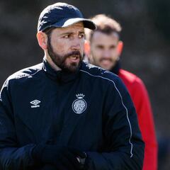 Machín: “Si ganamos al Barça, ojalá no se juegue en un mes”