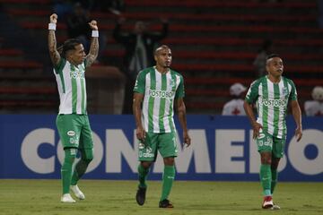 Nacional derrotó 4-1 a Bolívar con doblete de Dayro Moreno y goles de Gonzalo Castellani y Vladimir Hernández. Lideran el Grupo B de la Copa Libertadores con 9 puntos.