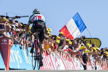 Fabio Aru se exhibe en las rampas de La Planche de Belles Filles.