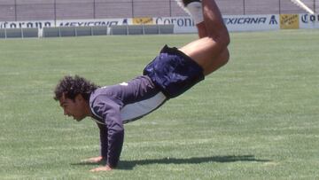 Action photo Celaya Team, Hugo Sanchez/1996/ Foto de acci�n Equipo Celaya, Hugo Sanchez /1996/ MEXSPORT /
Action photo Celaya Team, Hugo Sanchez/1996/ Foto de acci�n Equipo Celaya, Hugo Sanchez /1996/ MEXSPORT / *** Local Caption *** MEXS-05Archivo historico historic history/ARCHIVO HISTORICO MEXSPORT