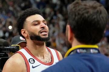 El jugador canadiense de los Nuggets, Jamal Murray, se emociona tras el final del quinto partido de las finales de la NBA 2023.