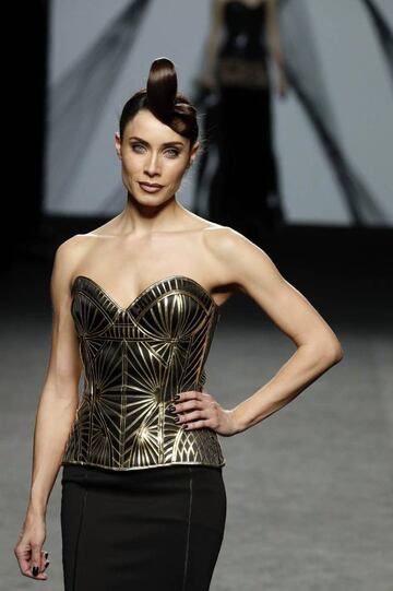 Pilar Rubio luciendo una de las propuestas de la diseñadora Maya Hansen para el próximo otoño-invierno en la pasarela del MBFWM.