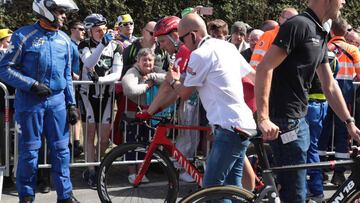El ciclista dan&eacute;s Michael Morkov al t&eacute;rmino de la primera etapa del Tour de Francia en la que sufri&oacute; una dura ca&iacute;da.