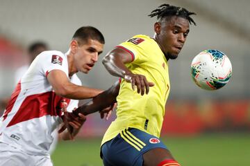 La Selección Colombia derrotó 0-3 a Perú en el estadio Nacional de Lima, por la séptima jornada de las Eliminatorias Sudamericanas.