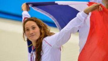 Camille Muffat, posa con su medalla de oro en los Juegos de Londres.