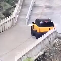 Un coche chino intenta subir la ‘Escalera al Cielo’ para compararse con EEUU y llega el desastre: “Insuficiente evaluación de riesgos”